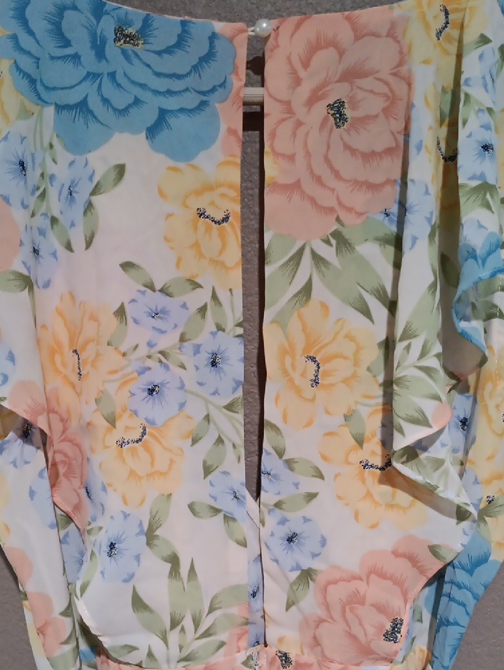 bigHitFloral Ruffle V-Neck Romper with Belt - Picture 4 of 10